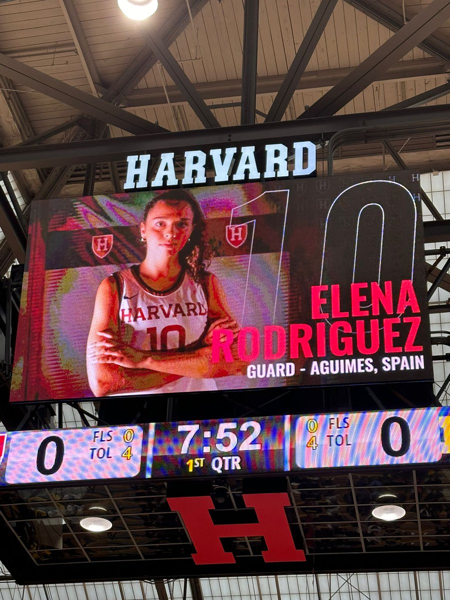 Que la imagen de tu hija y el nombre de AGUIMES se proyecte en el marcador de la  universidad HARVARD, es algo indescriptible