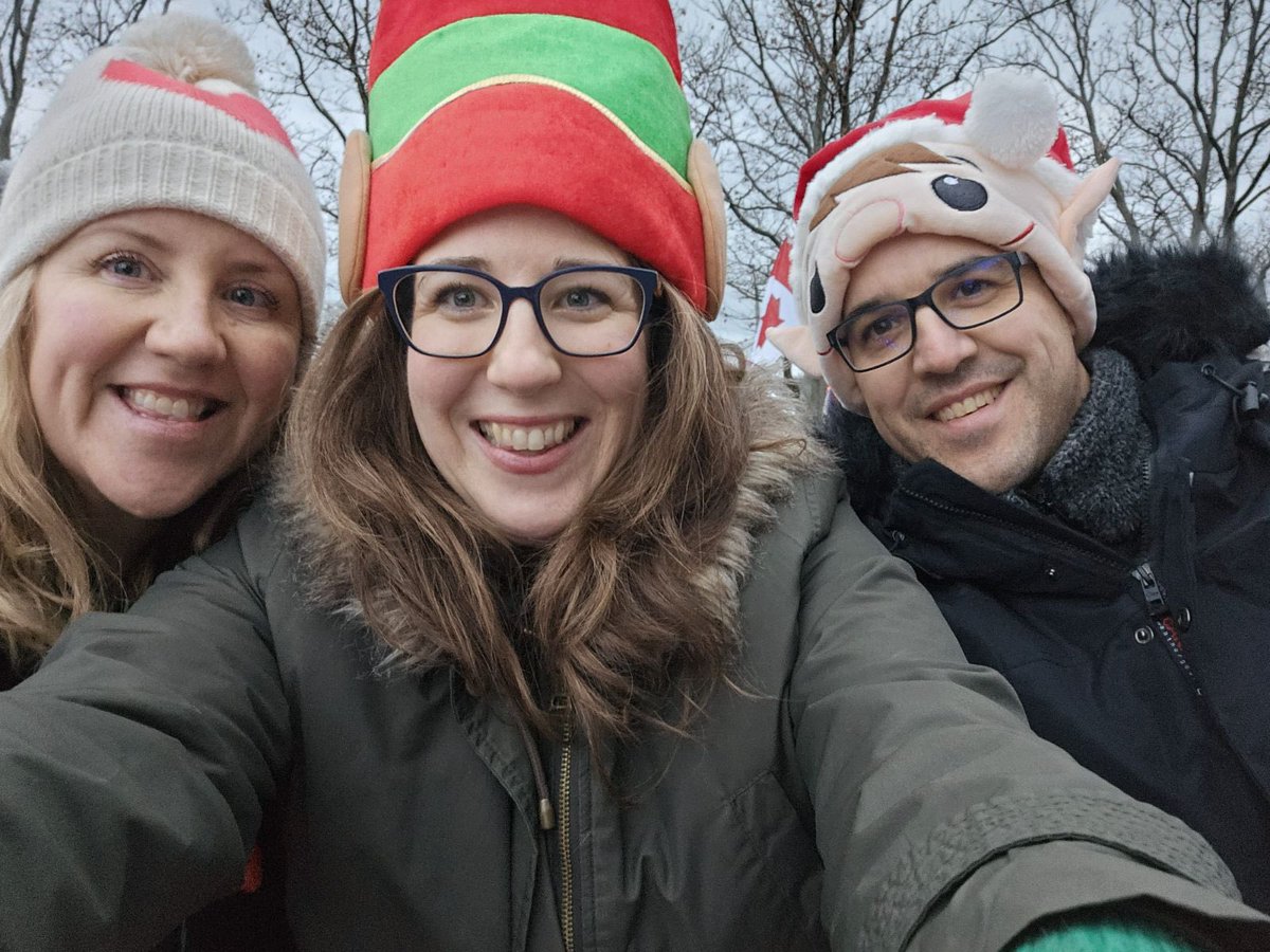On s’est amusé dans la parade de Noël  avec <a href="/EECStTdAquin/">École catholique Saint-Thomas-d'Aquin</a>  !! Quelle belle soirée 🎅🏼🎄🎶