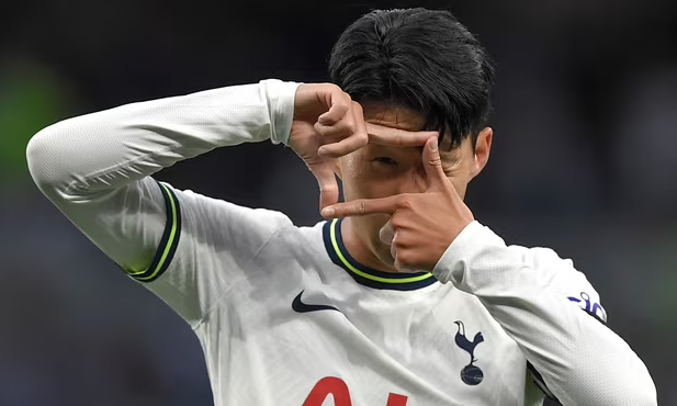 ChartSportStats's tweet photo. 🔥 MatchDay:@ManCity vs @SpursOfficial 

The goal-scoring machine! With 8 goals this season, if Son Heung-min scores 2 more today, he'll equal Ian Wright at 23rd on the all-time Premier League top scorers' list with 113 goals. Hey @Sonny7 , are you up for the challenge? #MCITOT https://t.co/MWE4pPJzs2