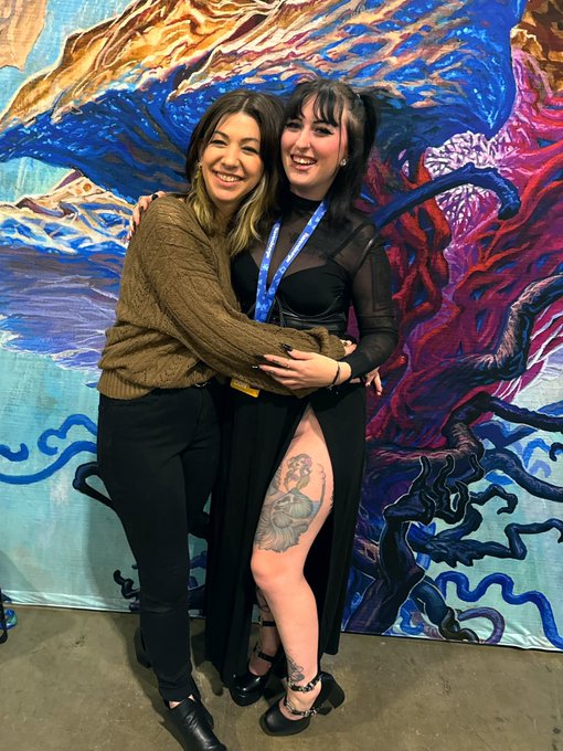 Finally met my girlfriend 🖤 https://t.co/3GkltZR3s7