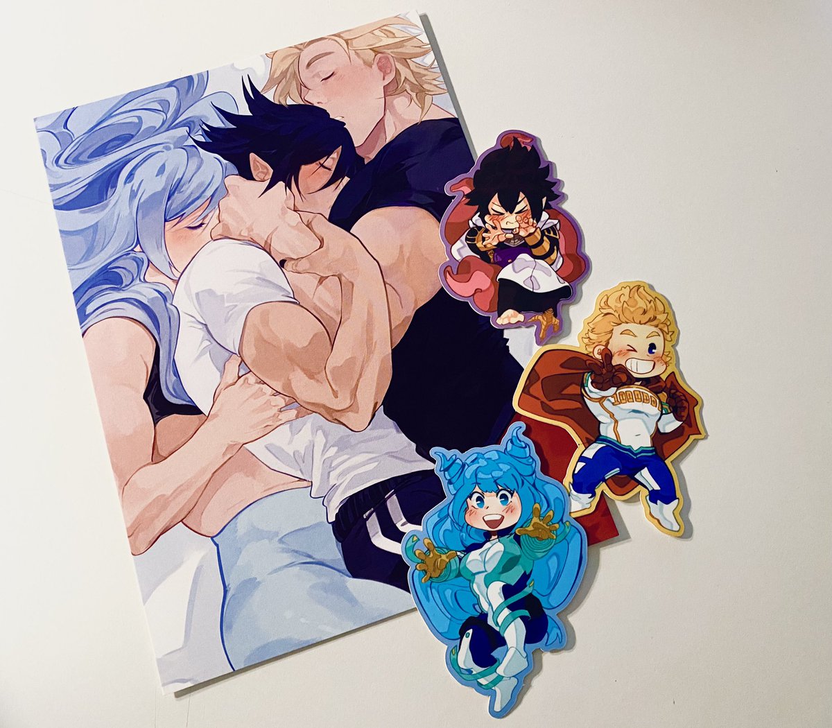 udonyaart's tweet photo. ⭐️GIVEAWAY⭐️ (2/4)
Giveaway 2 is a set of my big 3 paper merch (postcard + 3 stickers)

RT + be following by DEC 15th to enter and leave a comment on this tweet to be entered twice! 😘 (store 🔗 in thread) https://t.co/a0Nt2VfKrA