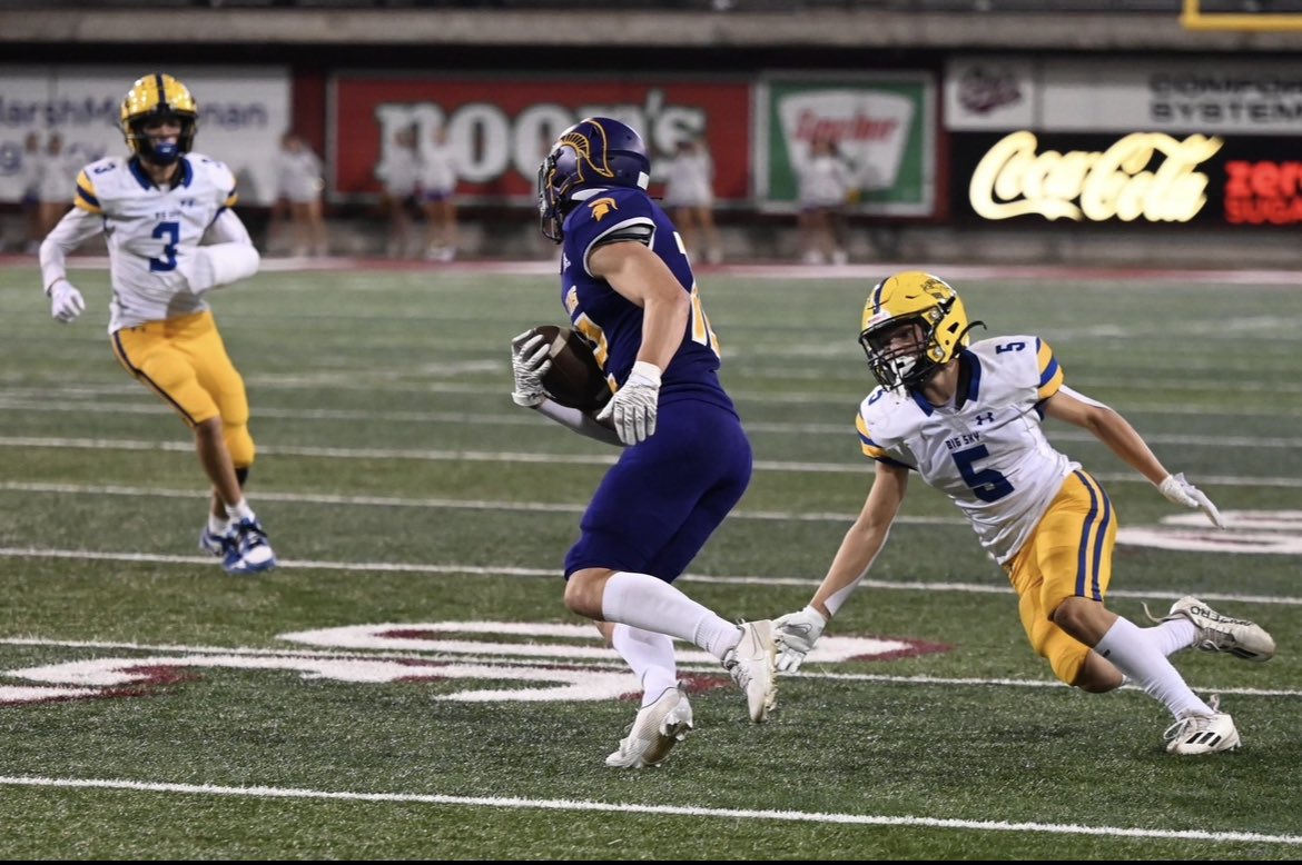 Grady Walker (@gradyw33) on Twitter photo Thankful to receive first team all state WR, and first team all conference WR!
1073 yards, 80 catches
<a href="/CoachBErickson/">Bryce Erickson</a> <a href="/CoachPease/">Brent Pease</a> <a href="/KeatonJ_3/">Keaton Johnson</a> <a href="/Coach_Hauck/">Coach Bobby Hauck</a> Thankful to receive first team all state WR, and first team all conference WR!
1073 yards, 80 catches
<a href="/CoachBErickson/">Bryce Erickson</a> <a href="/CoachPease/">Brent Pease</a> <a href="/KeatonJ_3/">Keaton Johnson</a> <a href="/Coach_Hauck/">Coach Bobby Hauck</a>