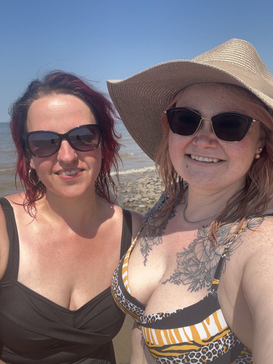 jovinails's tweet photo. Memories from the day at the beach ❤️ https://t.co/GsoiQiyJ89