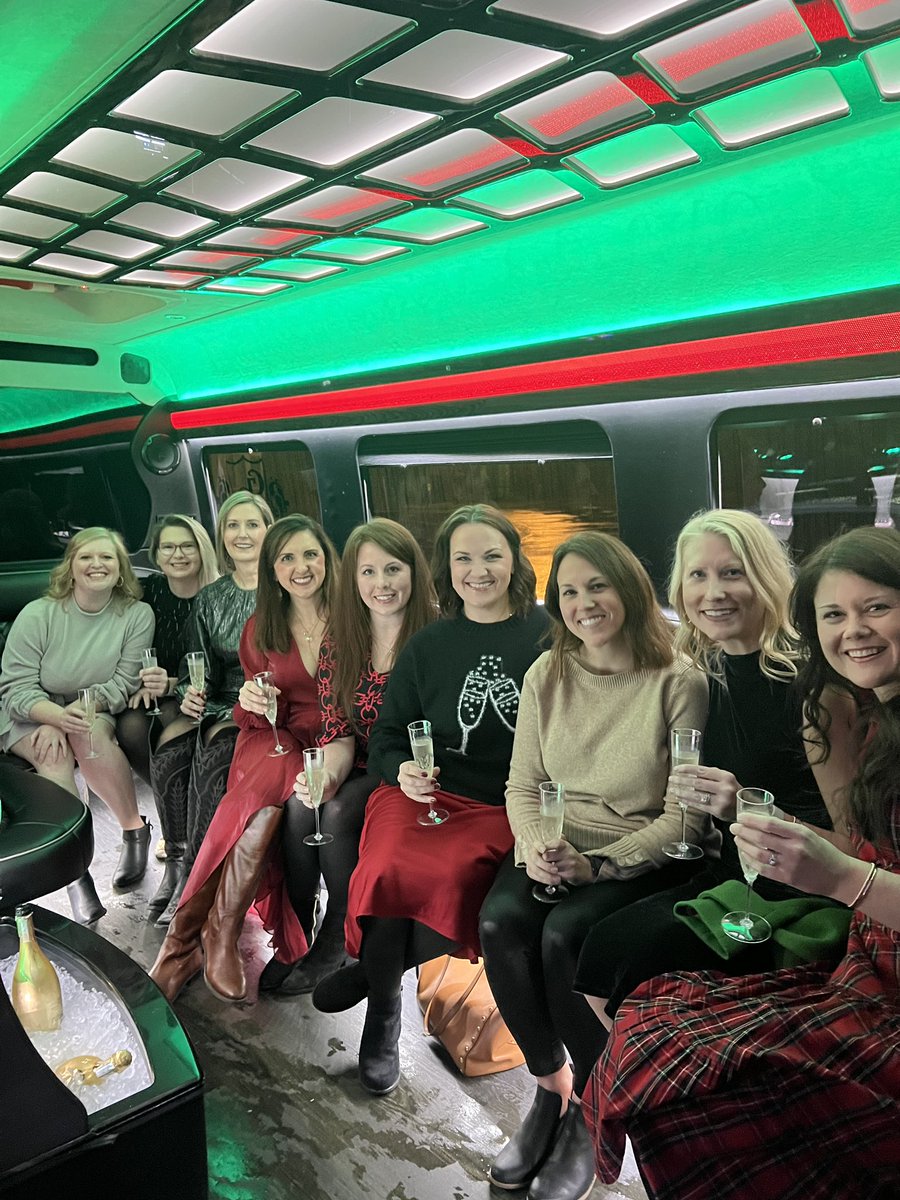 ersmith250's tweet photo. Urology APPs had a blast celebrating the season 🥂🎅🏻🎄. There may or may not have also been some Carpool Karaoke 🎤  #Cheers https://t.co/VdZbrS6zgz