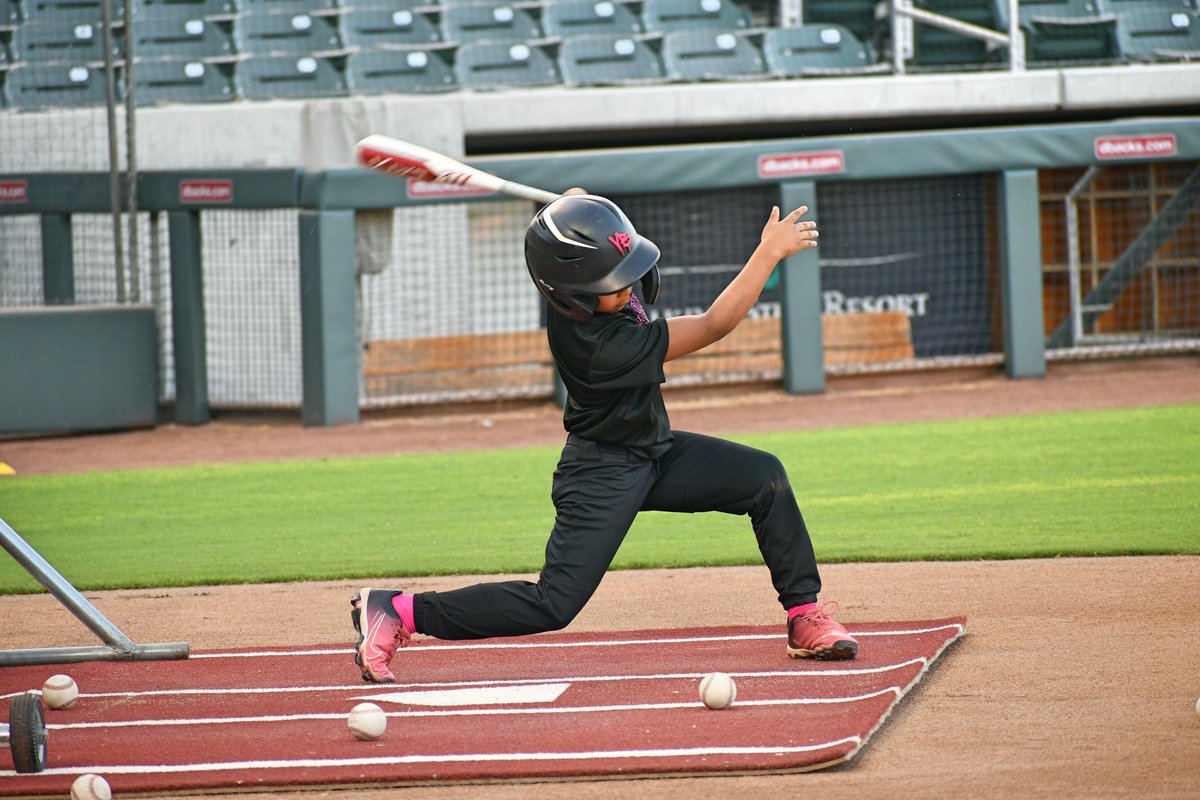 Calling all young sluggers! 🚀 Join @srfbaseballacademy on December 9th for a power-packed hitting clinic at Salt River Fields. Don't miss out on this golden opportunity to enhance their game! ⚾ Sign up today! #BaseballTraining #HittingSkills