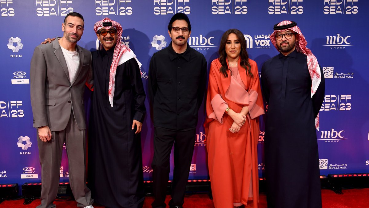 RedSeaFilm's tweet photo. مباشرةً من السجّادة الحمراء؛ ضمن فعاليّات اليوم الرابع للدورة الثالثة من #مهرجان_البحر_الأحمر_السينمائي_الدولي؛ العرض الأول في الشرق الأوسط وشمال أفريقيا لِفيلم "مندوب الليل"، بحضور كلٍّ من المخرج علي الكلثمي، والممثلين وطاقم العمل للفيلم.

#قصتك_بمهرجانك https://t.co/krkpzVXwSn