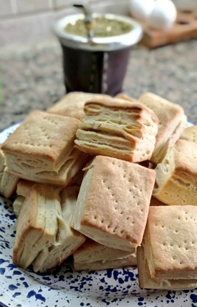 Silnari's tweet photo. Qué  será más  famoso en Córdoba,  el Fernet o los Criollitos? 

Cómo  esta no es la hora del Fernet, te voy a dejar la receta de los CRIOLLITOS, que son tan adictivos que no vas a poder parar.

Receta en hilo y como siempre si te gusta es RT! https://t.co/gPIuYtNJep