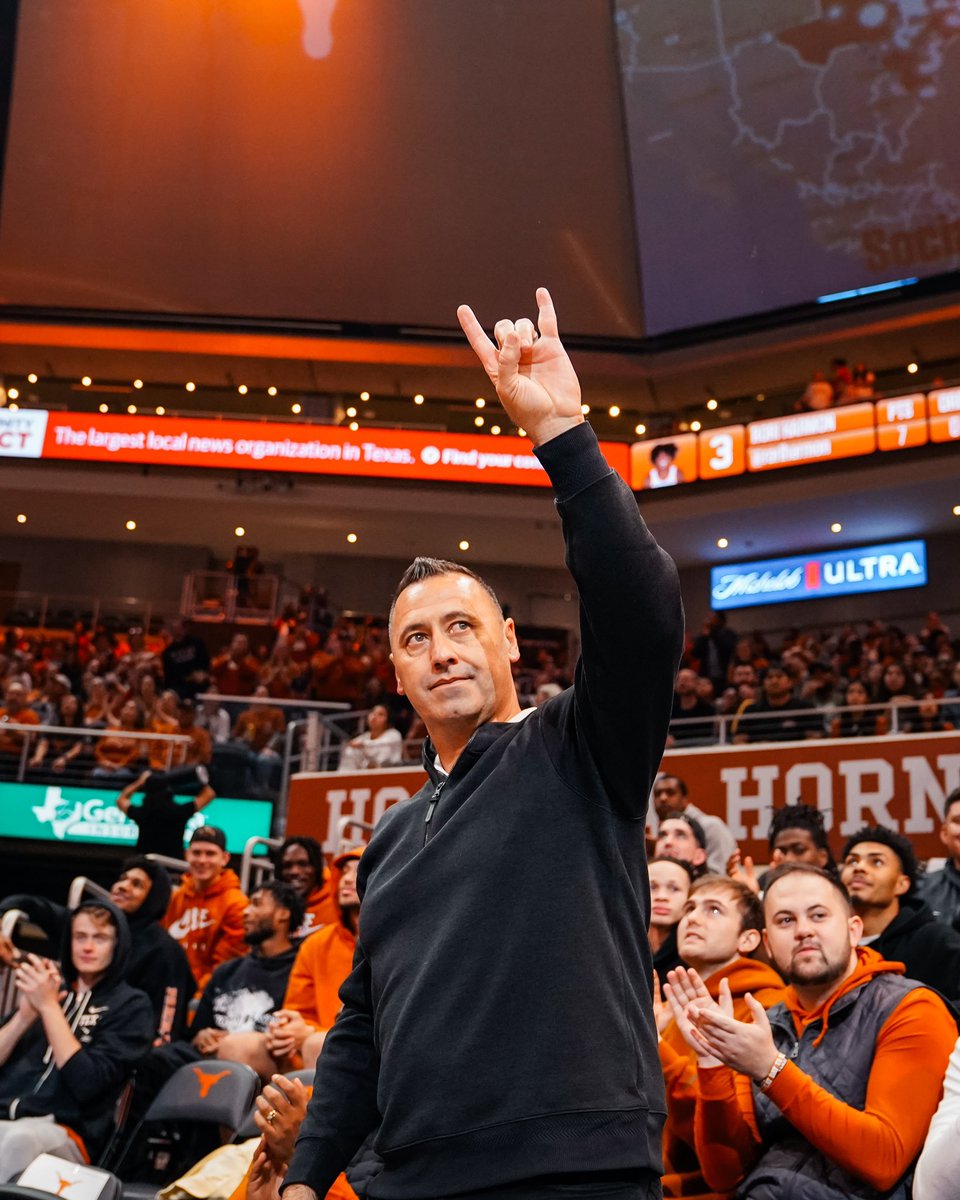 TexasWBB's tweet photo. we’ve got a Big 12 CHAMPION in the house 🤘

#HookEm https://t.co/PAnhJpgfth
