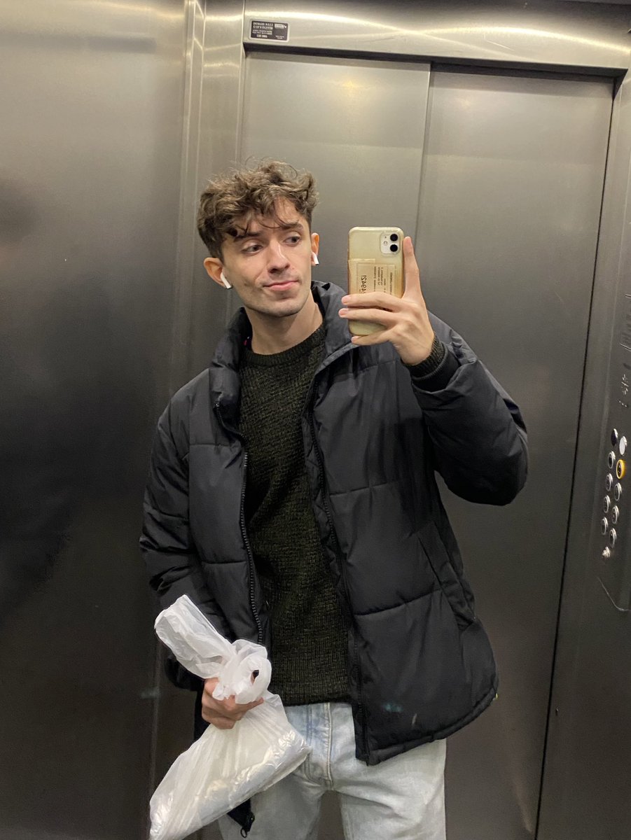 ilBarro's tweet image. non mi ha convinto quel kebab tbh