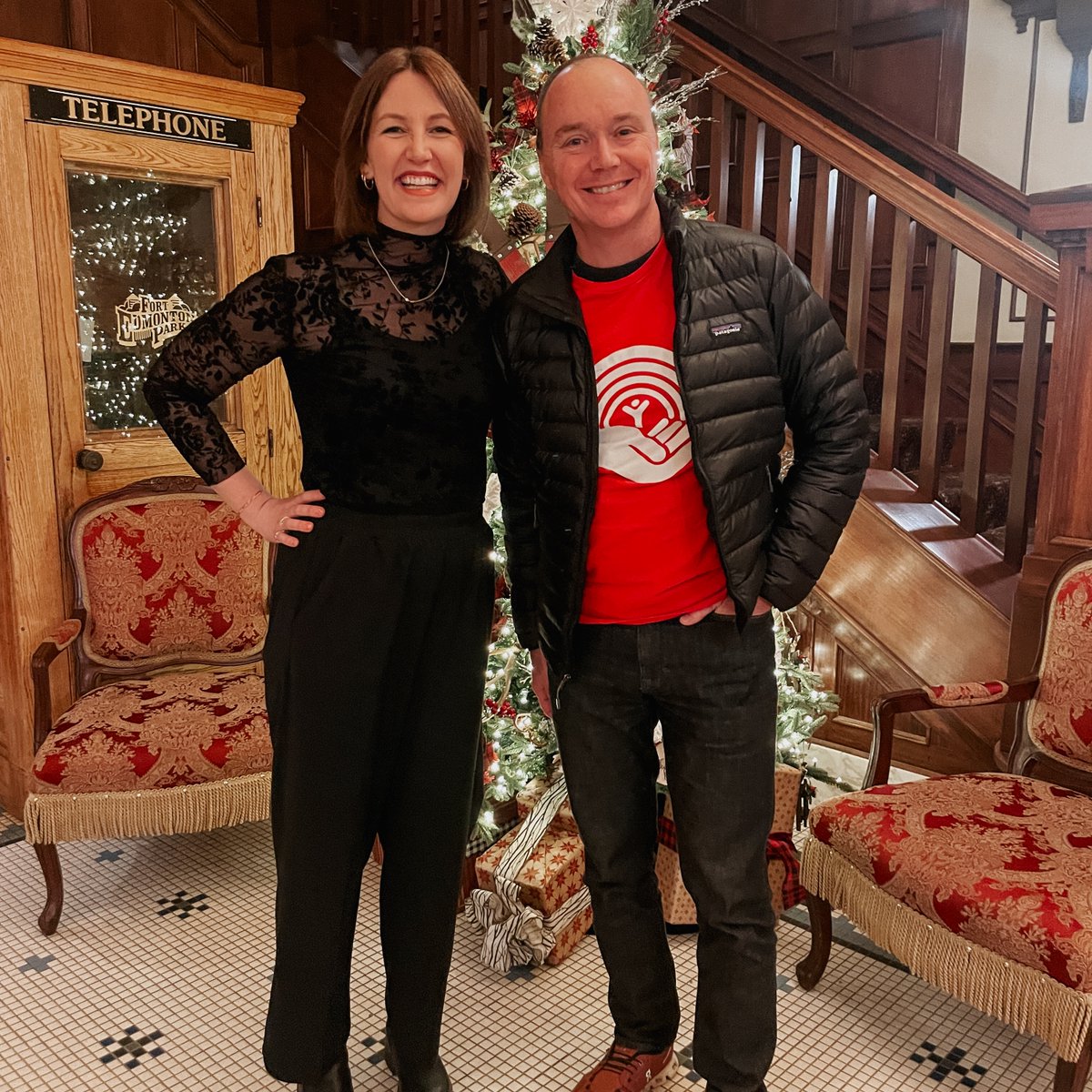 myunitedway's tweet photo. 🎄 Help us collect 9,000 new/gently used winter wear from Nov 30-Dec 17 at @FortEdPark during the @yegxmasmarket  by @Wildheart_YEG ! Let's keep Edmonton warm this winter. ❄️🧣

🔗 Learn more: https://t.co/My24w3Ht5r https://t.co/jhK9L8sgAE