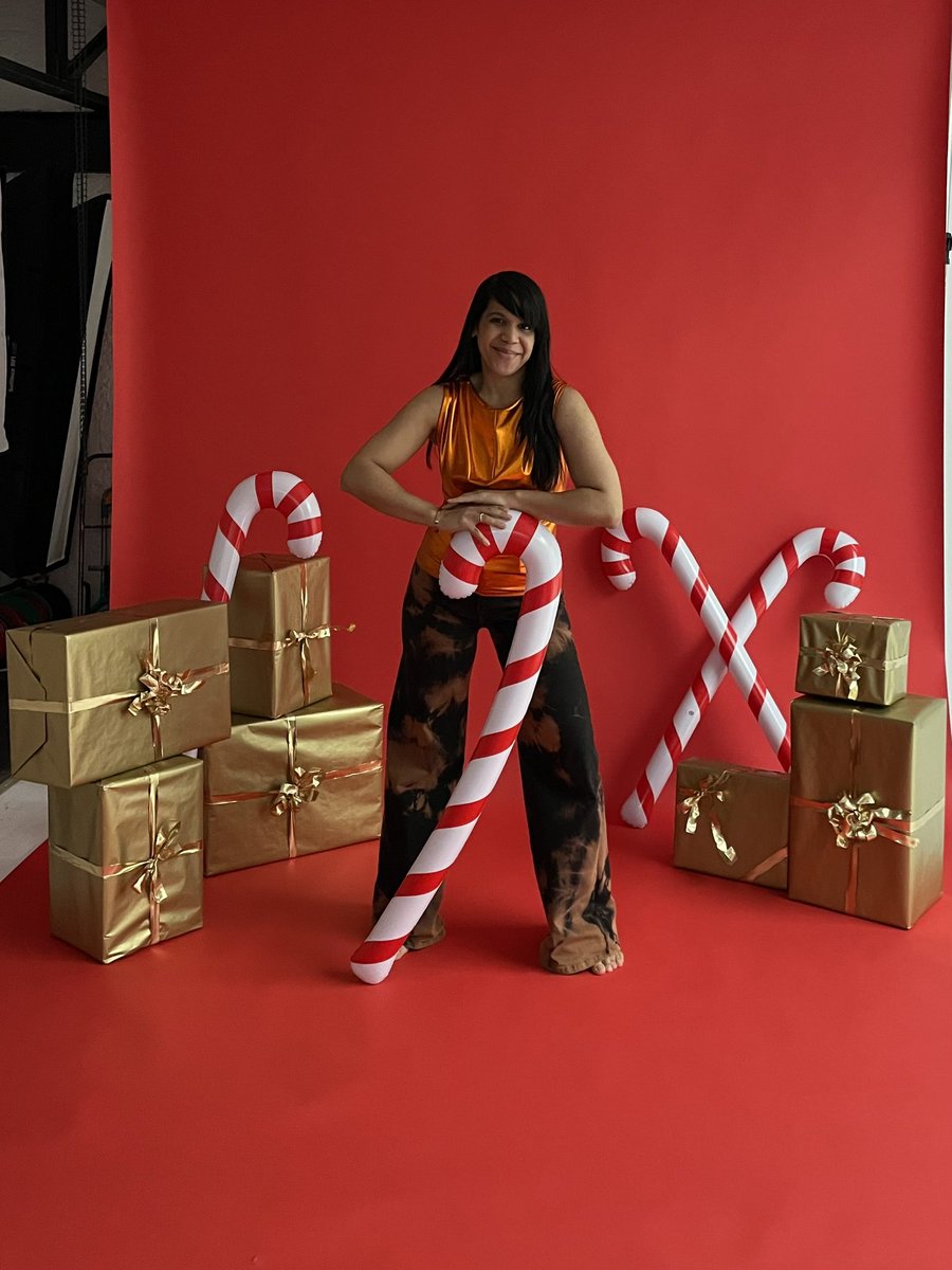 omatufulani's tweet photo. My life behind the scenes 🎁 #imaatu #BlackOwnedBusiness https://t.co/pMNI2I2UL0 🇦🇹 🇳🇬 https://t.co/CYavZQCqcS