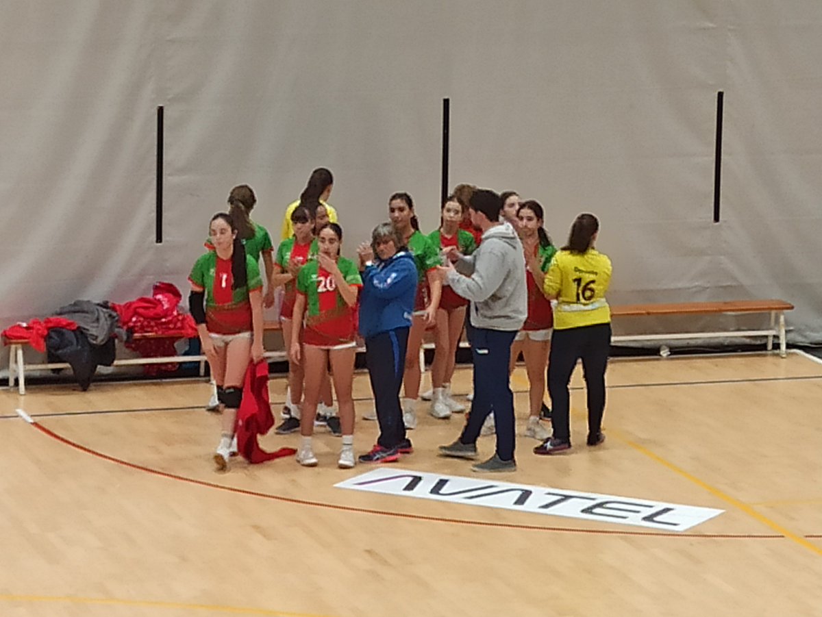 CB_ChapelaWeb's tweet photo. As nosas miniminions de Infantil feminino volven a gañar (22-32). Desta volta fronte o Lalín, nun encontro algo irregular, pero no que cada vez que pisaban o acelerador, distanciábanse no marcador.
Seguimos traballando!!
#imoschapela #vermelloeverde #sonolasetta #gominions https://t.co/9KK3FIiraq