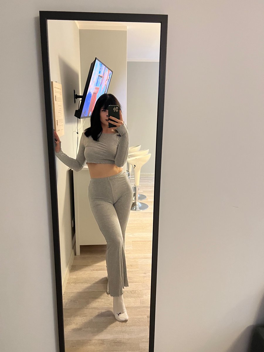 gdqc__'s tweet photo. Can anyone assist me from taking off this clothes? 💦🍆 https://t.co/sLcF6SXrVU