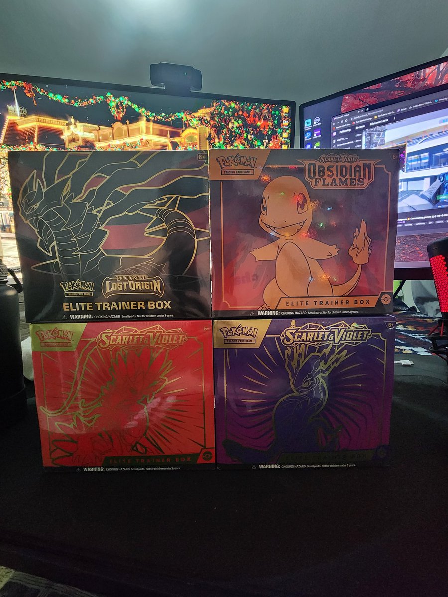 Big_E_Lowko's tweet photo. Which one should I open on stream today? 

#Pokemon #pokemoncards #PokemonScarletandViolet https://t.co/wZKATnFDwm