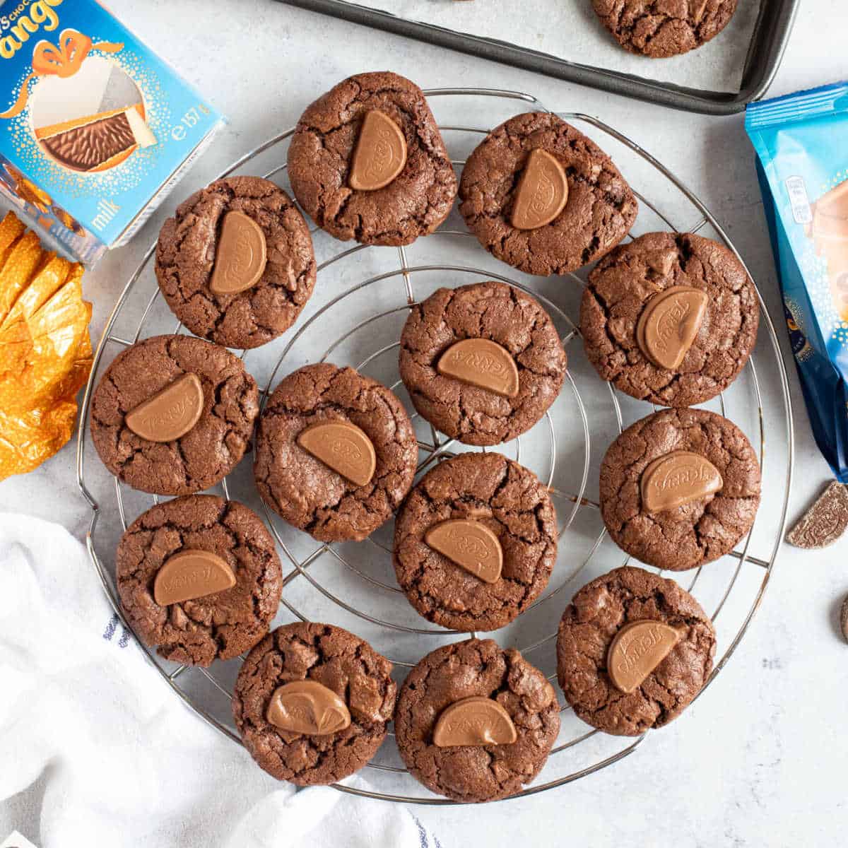 Delicious Terry's Chocolate Orange Cookies studded with Terry's Chocolate Orange chunks in a soft and chewy chocolate cookie dough.

Get the recipe => bit.ly/3T8pf5i