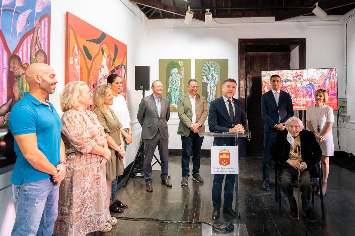 teososam's tweet photo. Agaete ha inaugurado hoy las jornadas "Reencuentro: Agaete a Pepe Dámaso", que se celebran con motivo de su 90 cumpleaños. Esta mañana en el Centro Cultural de la Villa he anunciado el compromiso de la consejería de Presidencia del Cabildo de Gran Canaria de continuar con el proceso de creación de un museo en su casa natal con el encargo de los proyectos de rehabilitación de la vivienda ubicada en la Plaza de la Constitución de Agaete y el proyecto museográfico para posteriormente transferir los fondos al Ayuntamiento para su ejecución. 

Esta vivienda, que ya fue adquirida por el Cabildo el pasado año, será en unos años una referencia cultural insular en Agaete y el centro expositivo que merece uno de los artistas grancanarios más internacionales.