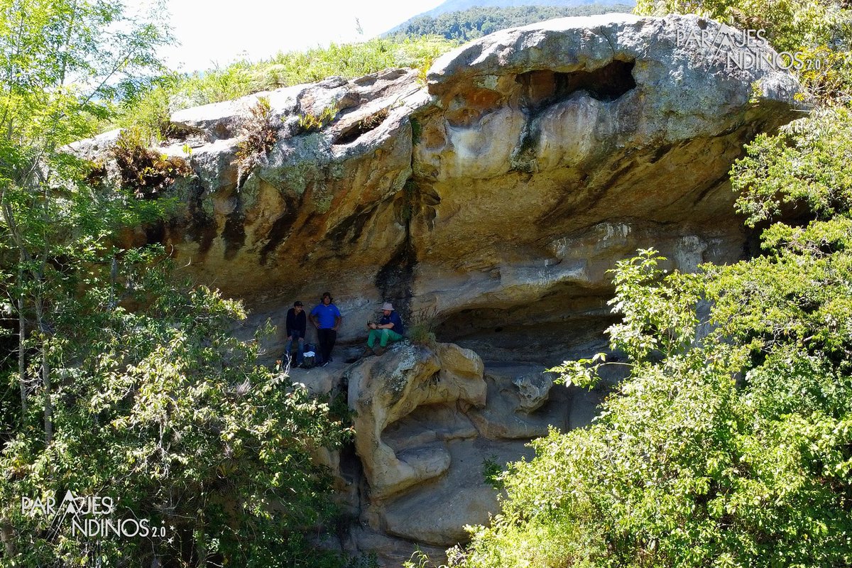 AVENTUREROS que van caminando, observando, descubriendo, conociendo y sobre todo disfrutando a cada paso que dan, de los hermosos PAISAJES NATURALES que posee MÉRIDA para privilegio de locales y foráneos... #FelizDomingo #DomingoEspetacular