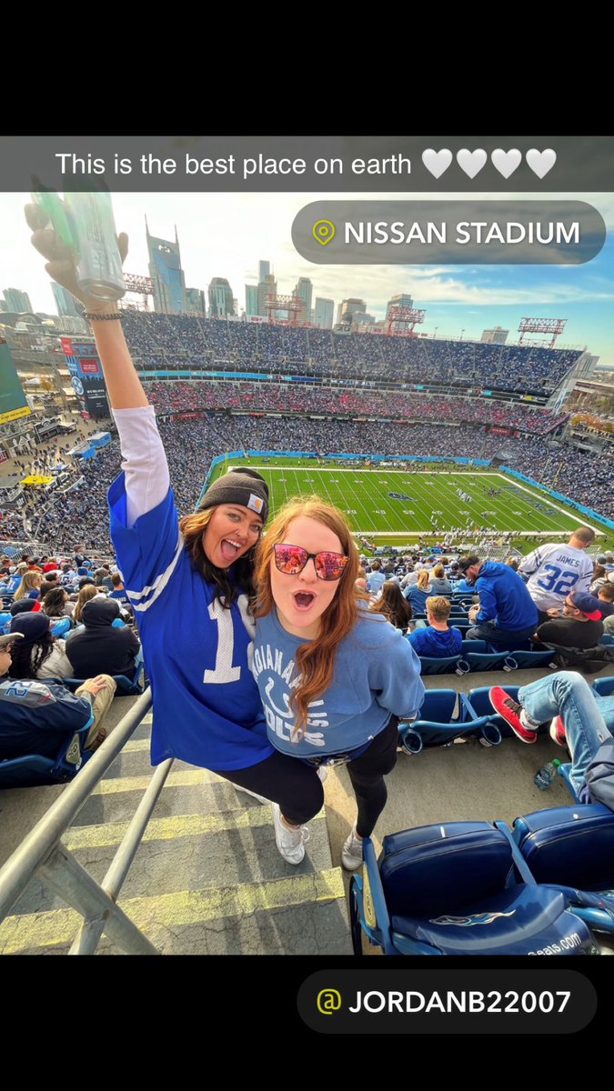 hannwolf's tweet photo. Soooooo many Colts fans here @JimIrsay @Colts https://t.co/yDMb2tjgsn