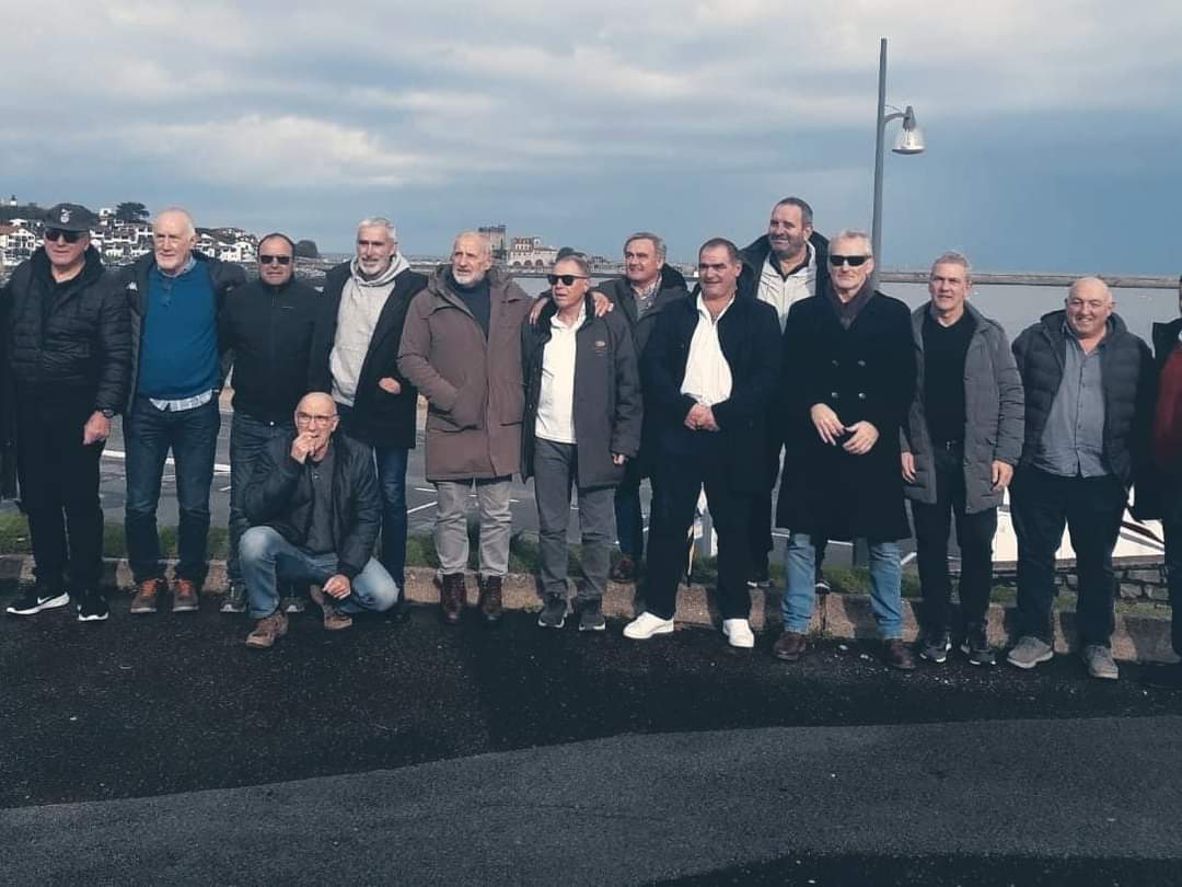 Seguramente casi nadie en la calle se daba cuenta, de que se cruzaba con estos durísimos leones de Leyenda. ¡Gracias por esos memorables partidos!