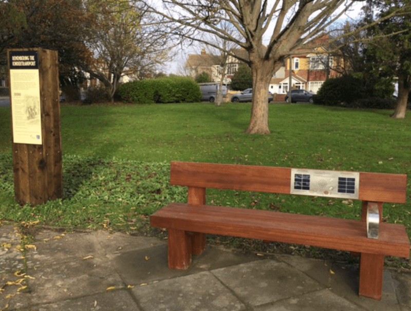 You can now listen online to the @KT_memorial audio-bench recordings in the #Harwich Mayor's Garden - the testimonies of 'kinder' telling their stories of leaving their life and families behind and arriving in the safe haven of Britain just before WW2 - ow.ly/8qk750QePrx