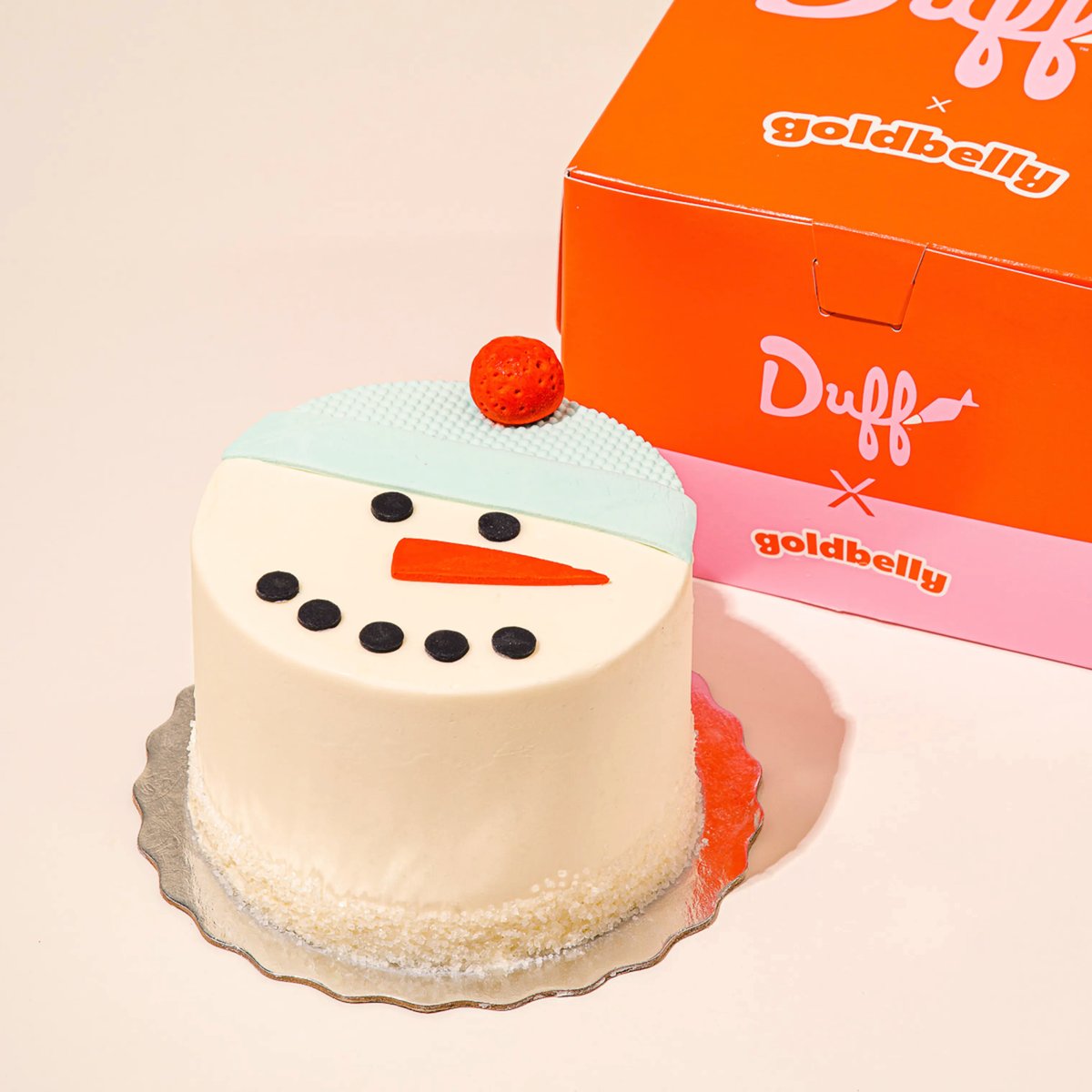 Charm_CityCakes's tweet photo. Ring in the holiday season! This cake is filled with crushed peppermint buttercream filling and white buttercream frosting. So cute!
https://t.co/Mtg2UyVWRg
#snow #winter #winterwonderland #snowman #cute #duffgoldman #goldbell #cake #perppermint #chocolate https://t.co/80yr871k8j