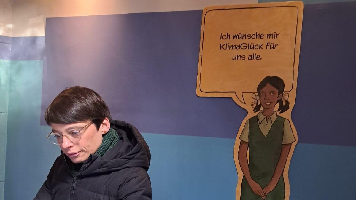 Ein spannender Tag liegt hinter NRW-Familienministerin <a href="/JosefinePaul/">Josefine Paul</a> und <a href="/nyke_slawik/">Nyke Slawik</a>, die heute das Naturgut Ophoven und das Haus Nazareth in #Leverkusen besucht haben. Zum Abschluss gab es noch Bürger*innengespräch zum Thema Kinderarmut in unserer Geschäftsstelle Treibhaus.