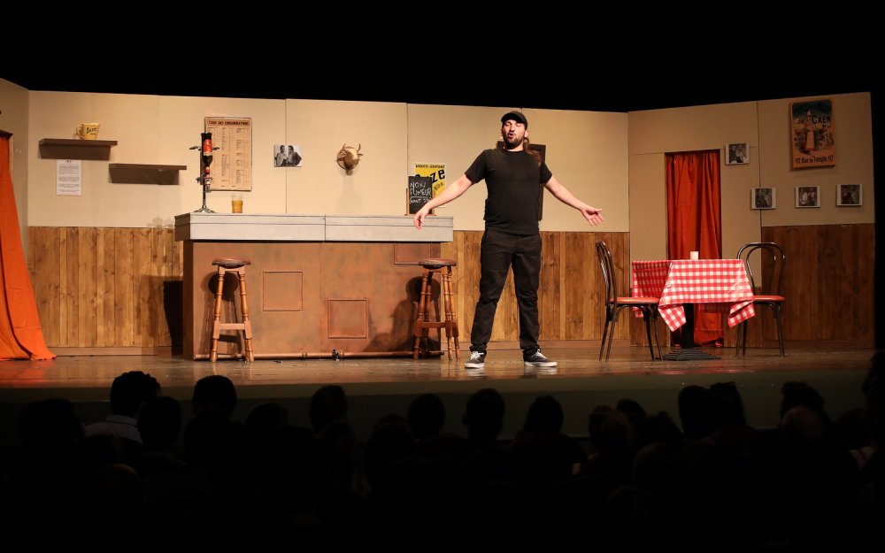 C'est tout frais, HAHA #104 est dans vos mails. Au menu : 
📽️ Le teenmovie « Bottoms » sur <a href="/PrimeVideoFR/">Prime Video France</a> 
🎤 Le special « The Old Man and The Pool » de <a href="/mikebirbiglia/">Mike Birbiglia</a> sur <a href="/NetflixFR/">Netflix France</a> 
🎭 «Le Dernier Relais», 1er spectacle de <a href="/BenjaminTranie/">Benjamin Tranié</a> sur <a href="/canalplus/">CANAL+</a> 
Le lien est en bio.