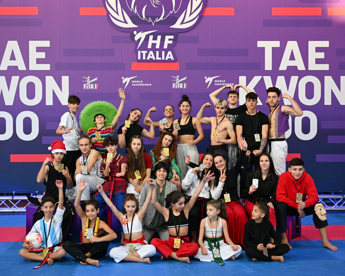 taekwondofita's tweet photo. Complimenti alle Campionesse ed ai Campioni dei Talent Freestyle & Poomsae! 👏🥇 Una competizione unica che fonde creatività, tecniche spettacolari e una passione travolgente! Bravi! ❤️🔥
#itatkd #taekwondo #campionatiitaliani #freestyleshow https://t.co/CVcBjFFH6i