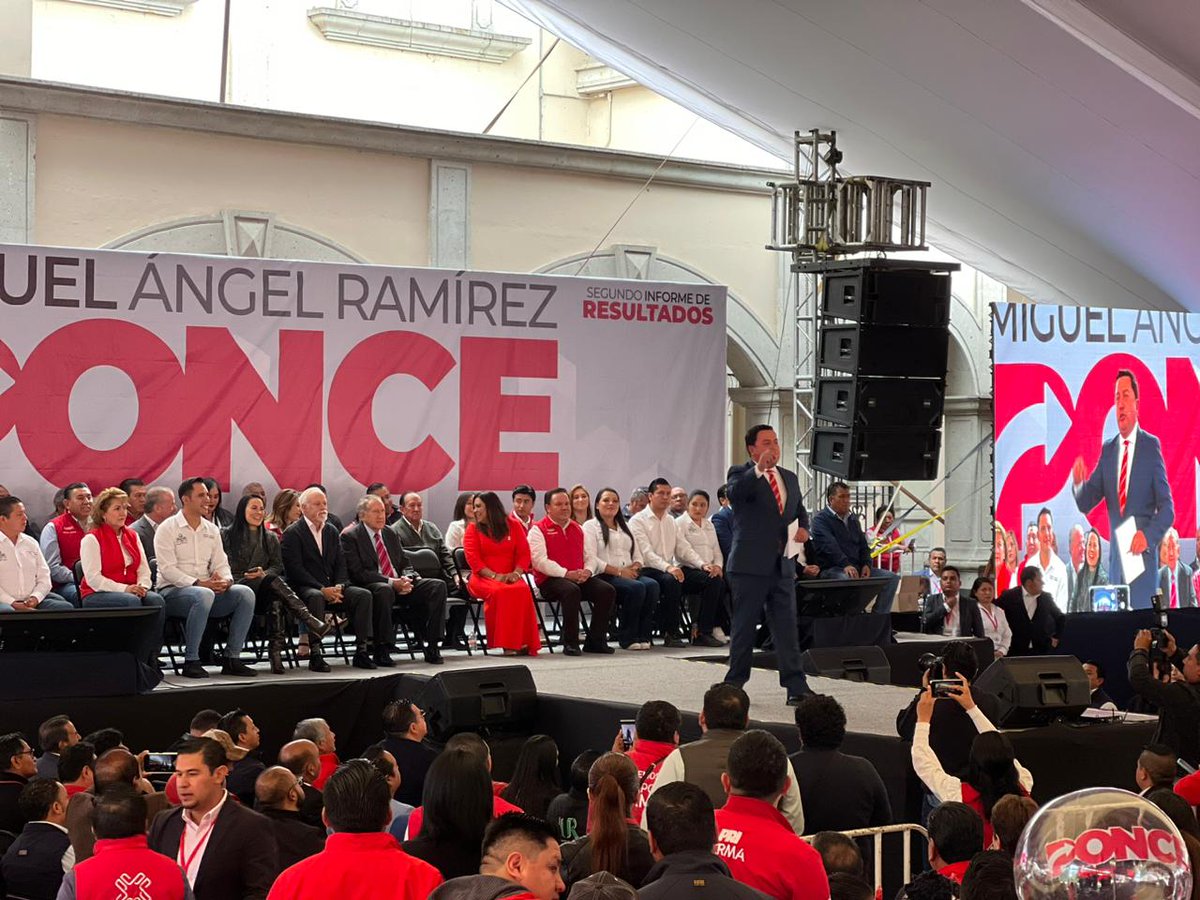 cadenapolitica's tweet photo. Las sabias palabras de mi padre resuenan en mí: 'El trabajo dignifica, la actitud y levantarse temprano para esforzarse'. Gracias a @miguelarponce por compartir valiosas lecciones de vida. #Trabajo #Actitud #LeccionesDeVida #Lerma #HacemosMasPorLerma 💪🌅 https://t.co/TaxMHBzphV
