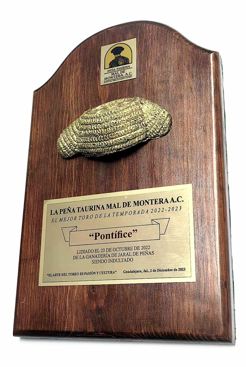 Gracias a la Peña Taurina Mal de Montera <a href="/MaldeMontera/">Peña Mal de Montera</a> por el reconocimiento al mejor Toro de la temporada 22-23 "Pontifice" de Jaral Indultado en @NvoProgresogdl por <a href="/hectorgutie_rez/">Hector Gutierrez</a> .