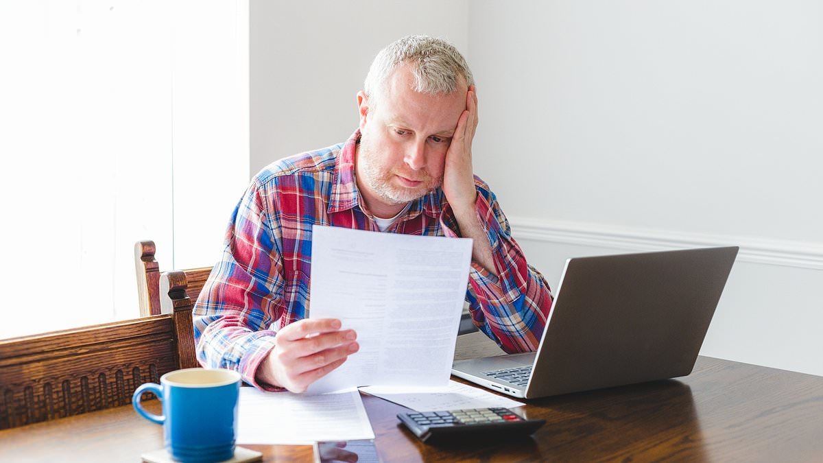 gigworkersguild's tweet photo. IRS penalty for underpaying estimated taxes jumps to 8% of the shortfall from 3% two years ago - with freelancers and the self-employed most at risk | Daily Mail Online https://t.co/yhtIZ9mmGk https://t.co/vldslJmRnO