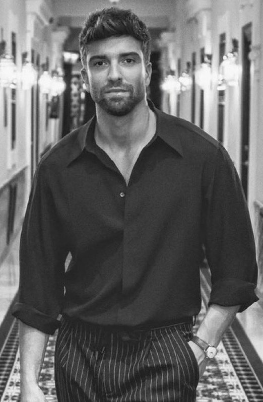 carmend58412745's tweet photo. El Amor y la Felicidad no pueden esconderse...😊🙌🏼
Te Quiero @pabloalboran ❤
#happysunday #enjoytonight
#TourLaCuartaHojaBogotá https://t.co/VzajBrc6Zo