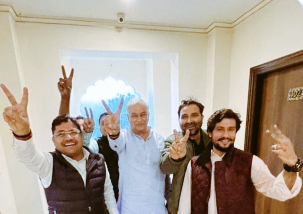 KRMEENA47342641's tweet photo. "राजस्थान का एक ही लाल"
"किरोड़ीलाल किरोड़ीलाल"
🙏🙏जय हो जननायक🙏🙏
  ✌️विजय हुआ जननायक✌️
@dr_kirodilal 
@DrKirodilalBJP1 https://t.co/0oGLRt8hM9