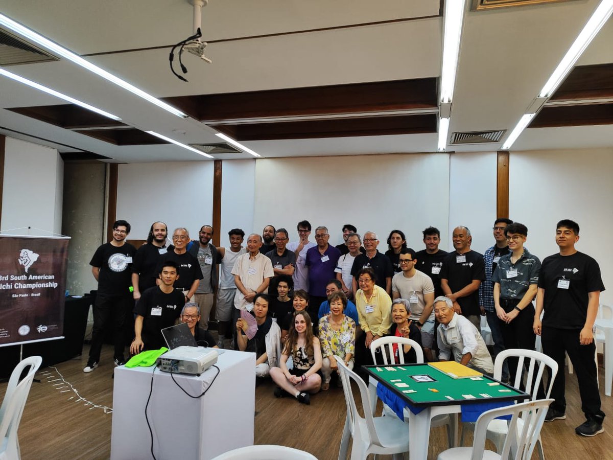 mahjongchile's tweet photo. ¡Día 2 del #SRC 2023! 🇧🇷🀄
Luego de 2 hanchan, los jugadores de Chile pasaron a Semifinales. Llegó el inevitable momento de enfrentarnos entre nosotros 😱
¡¿Quién avanzará a la final?! https://t.co/BAf8fEfPe6