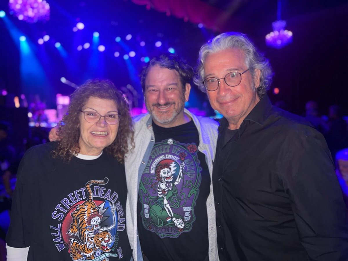 Representing at the @rexfoundation Annual Event ROCKN their WSDaH @Reonegro tshirts! . #charity #gratefuldead #networking