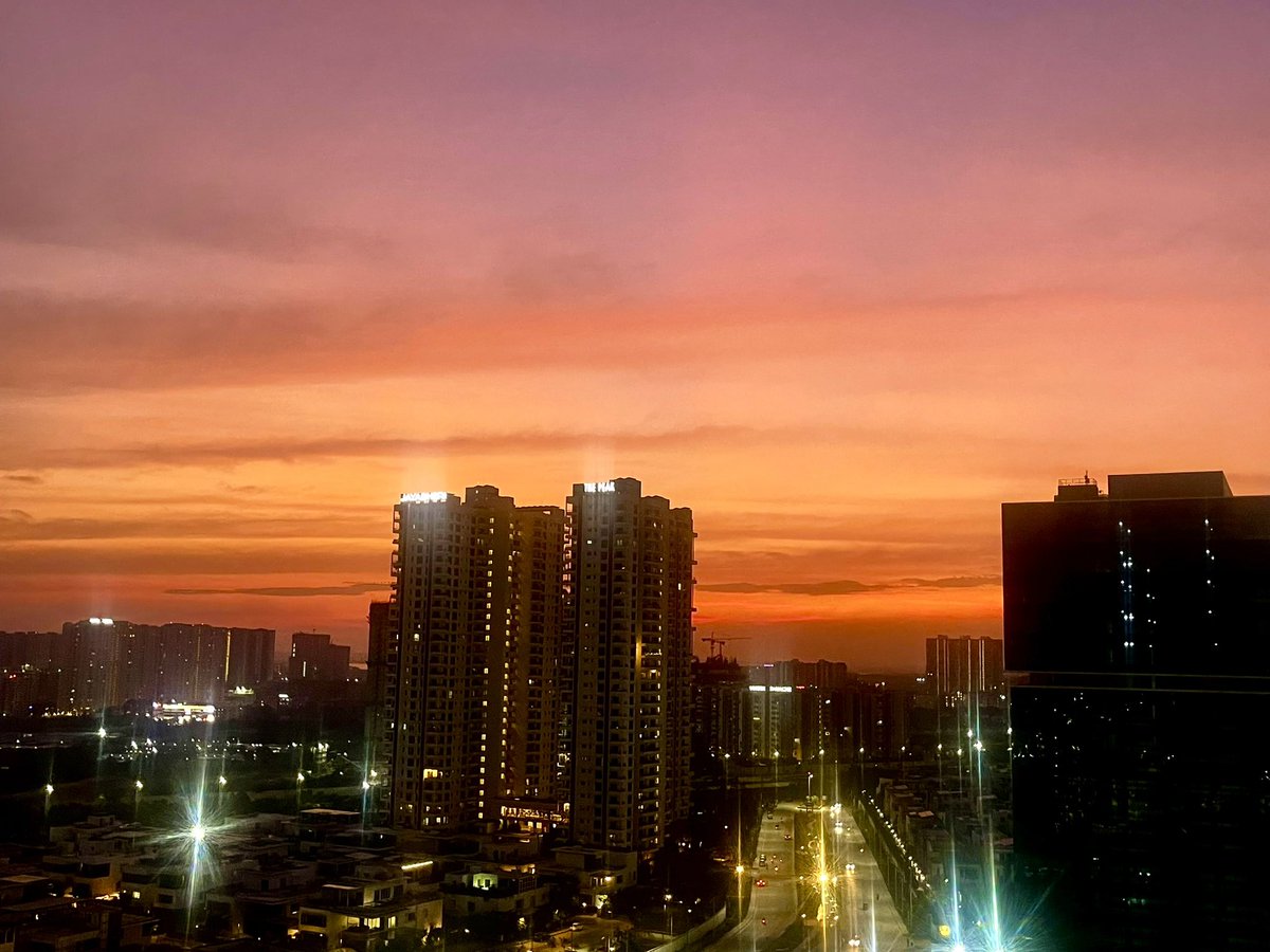 Javasarala's tweet photo. The pink sun has set temporarily in #Telangana. It was great while it lasted. 

@KTRBRS, you’ve been an inspiration, even in the way you’ve reacted this loss. https://t.co/yDIpdFwMya