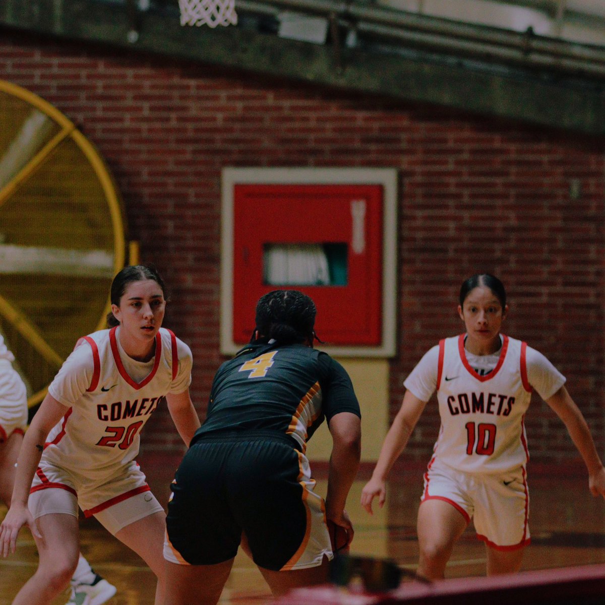 Palomarwbb's tweet photo. This trapping duo came up big for us in a 79-62 win over Citrus. Angeline Valdivia went 8-14 from the field, including 3-6 from the 3-point line, &amp; finished w/ a total of 22 points and 5 rebounds. Mack Kozina does it all as she finished with 14 pts, 10 rebounds, and 5 steals https://t.co/0nHEoU3fOI
