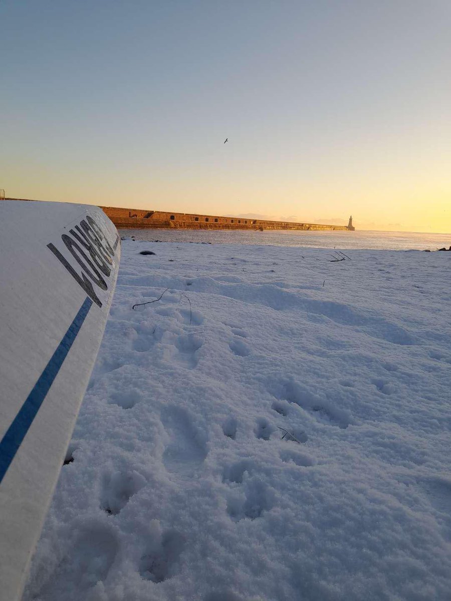 markhyson's tweet photo. Great weekend coaching senior GB Beach Sprint athletes and then a taster session for some local (and not so local) senior and junior rowers. 
@kimormston01 @kosullivan2012 @TynemouthRC #GBCoastalScullingAcademy @BritishRowing https://t.co/nX832Tmdeg