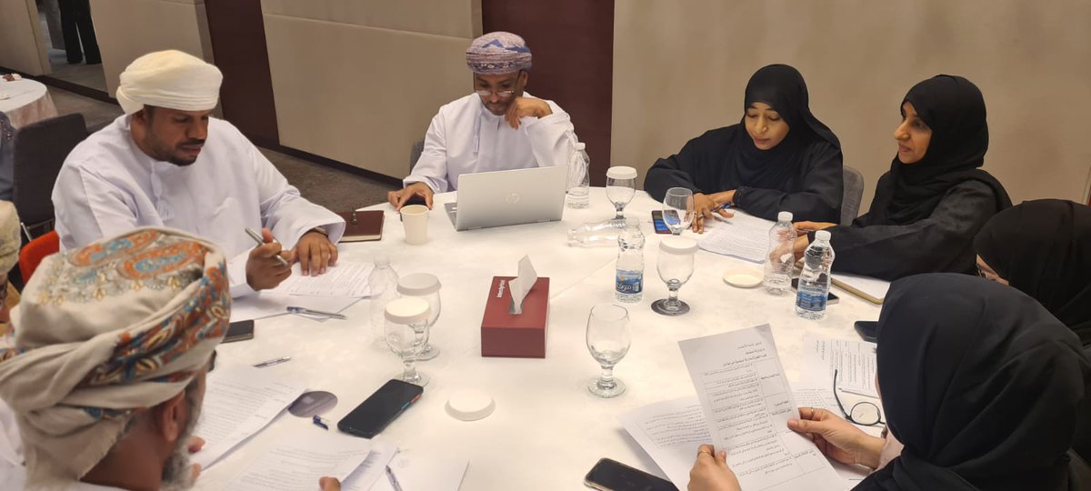 cbioman's tweet photo. نظمت دائرة المبادرات المجتمعية الصحية بالتعاون مع مكتب منظمة الصحة العالمية في سلطنة عمان ورشة تدريبيه حول الشبكة العالمية للمدن والمجتمعات الصديقة للمسنين صباح اليوم الأحد ٣ ديسمبر ٢٠٢٣ في فندق انتر سيتي الخوير تحت رعاية سعادة الدكتور / سعيد بن حارب اللمكي https://t.co/oNas8tUqkw