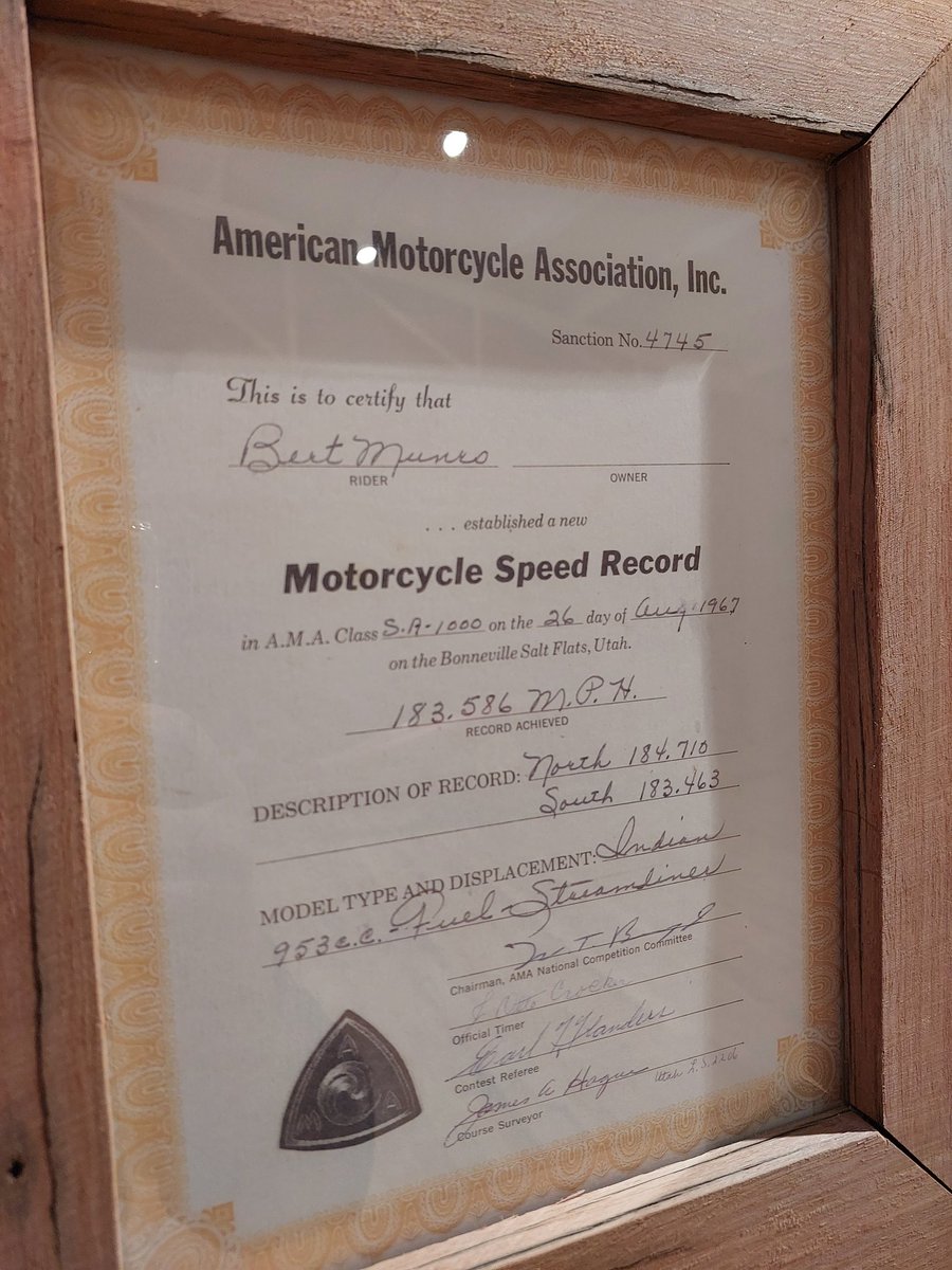 AndrsGo73673544's tweet photo. @vividcloudofwat In the motorcycle museum in Invercargill is its incredible history https://t.co/DzUmtVCcBX