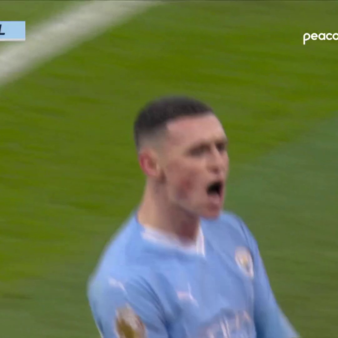 Silky smooth. 🔥 Man City's pressure pays off as they take the lead through Phil Foden!