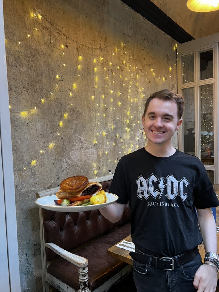 Bull & Gate tweet media