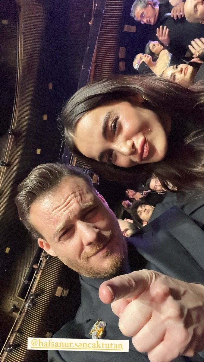FrizbiTv's tweet photo. Kerem Bürsin &amp; Hafsanur Sancaktutan 🔥
#HafKer #YaÇokSeversen https://t.co/TuECriLzMf