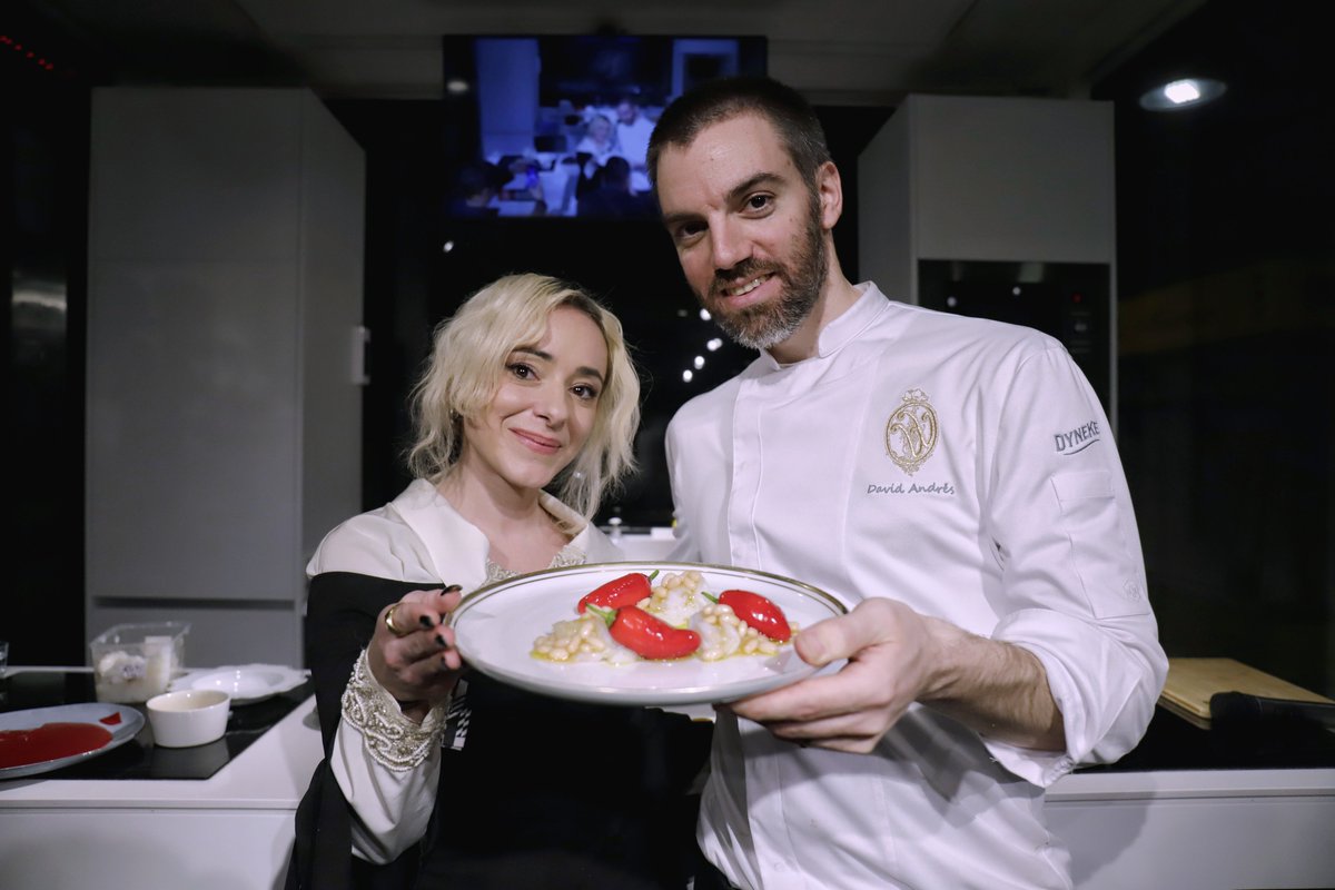 5⃣ El Quim de la Boqueria i <a href="/trinigilbert/">Trinitat Gilbert Martínez 🟣🎗</a> 
6⃣ <a href="/Germanespinosa7/">German Espinosa</a> i <a href="/Louloulopez/">Lourdes López</a>
7⃣ <a href="/adaparellada/">Ada Parellada</a> i Júlia Rovira
8⃣ David Andrés <a href="/viavenetobcn/">Via Veneto Barcelona</a> i <a href="/Yaiza_Saiz/">Yaiza Saiz | Journalist</a>

Gràcies 🩷! 

<a href="/MercatsBCN/">Mercats de Barcelona</a> #LaMarato3Cat