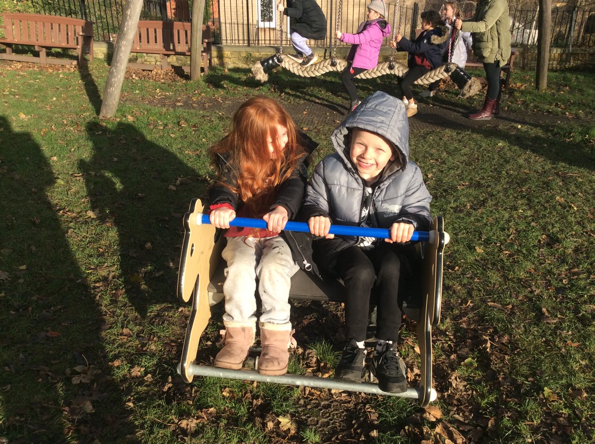 MelthamMoor's tweet photo. Year Two had a fabulous day at Pontefract Castle preparing for a visit from the king. #MMHistory #MMY2 https://t.co/X8QdM8wbkO