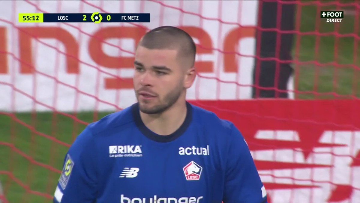 CanalplusFoot's tweet photo. INCROYABLE LUCAS CHEVALIER ! 😱

Le gardien de Lille vient d'arrêter son 2ème penalty du match face à Metz, permettant au LOSC de toujours mener 2-0 🤯

#LOSCFCM | #Ligue1UberEats https://t.co/s5ElRbsk6h