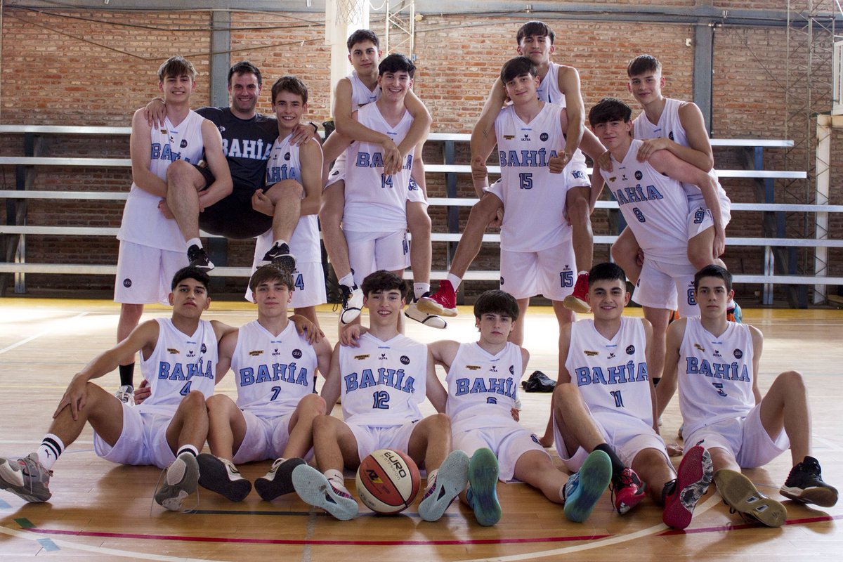 🏀🏆#Región4CAB 
En Tres Arroyos Bahía ganó sus dos primeros juegos.

⛹️🏻‍♀️U15 F - Tres Arroyos 33 - Bahía 88
⛹️🏻‍♂️U15 M- Olavarría 47 - Bahía 84

#BahíaEsBásquet 🔵⚪️