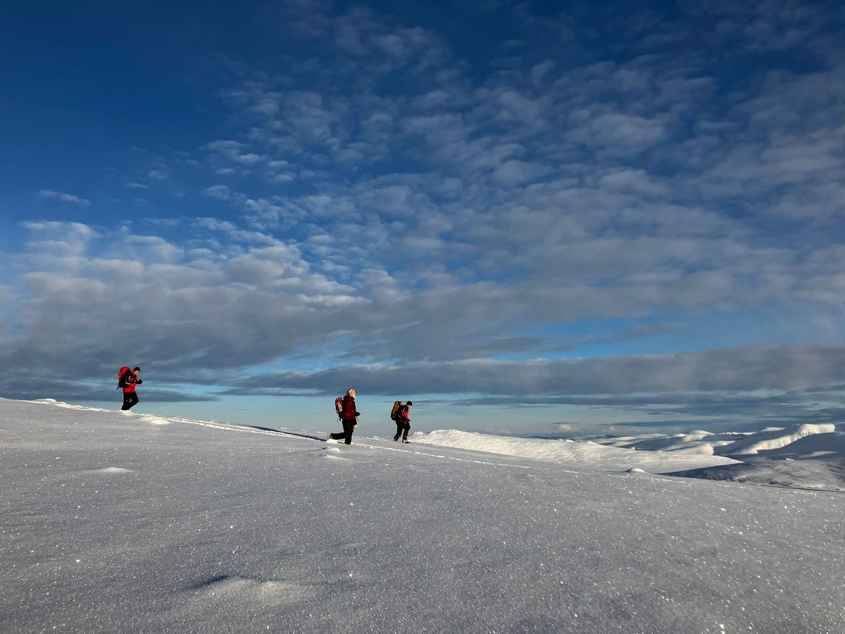 Cracking start to my winter working season. ❄️🌞
Teaching on the <a href="/ScottishMR/">Scottish MR</a>
Winter skills course based out of <a href="/glenmorelodge/">Glenmore Lodge</a>
Fine weather, great bunch of people - hopefully it'll all be this good 😊