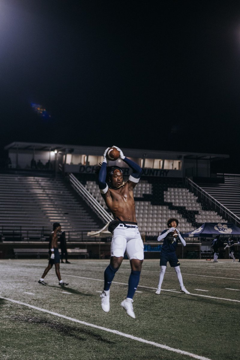 BrandonPayton31's tweet photo. God blessed me with the talents to play the sport i love for the past 4 years.. i've played my last down of high school football, Thank you to all of my coaches my family members that supported me no matter what. Just know I'm not finished. Now time to decide what's next for me. https://t.co/Opna9c8Pxu