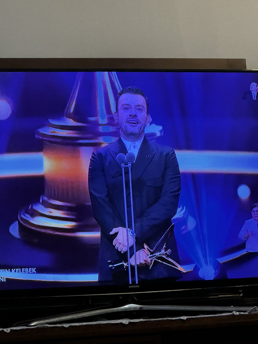 BasakTatar's tweet photo. Salih Bademci en iyi erkek oyuncu kategorisinde BENCE bugüne kadar en çok hak eden isimlerden.. ve yaptığı konuşma 🥹

Altın Kelebek de bozuk saat gibi arada doğruyu gösterebiliyomuş demek ki #PanteneAltinkelebek https://t.co/nE65K9GdQg
